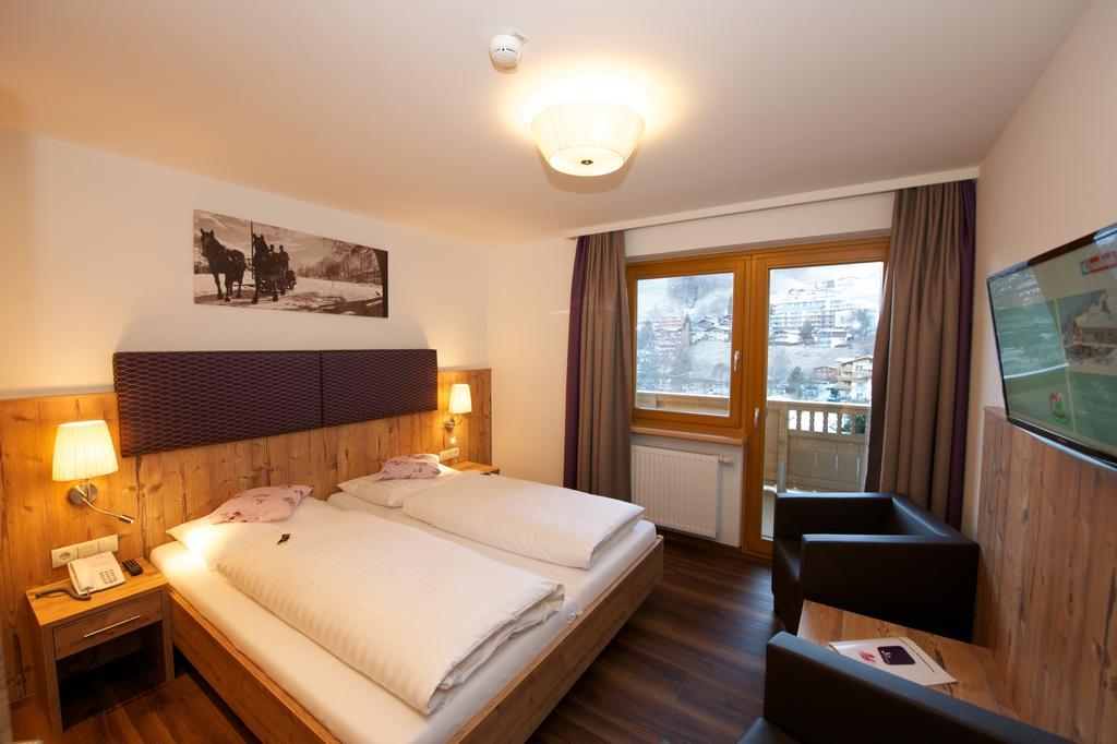 Khách sạn Johanneshof - Dein Mountain Wohlfuehlhotel Saalbach-Hinterglemm